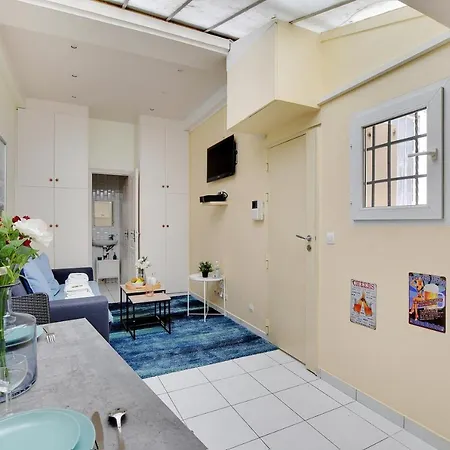 Cozy - 2p - Close To Sacre-coeur